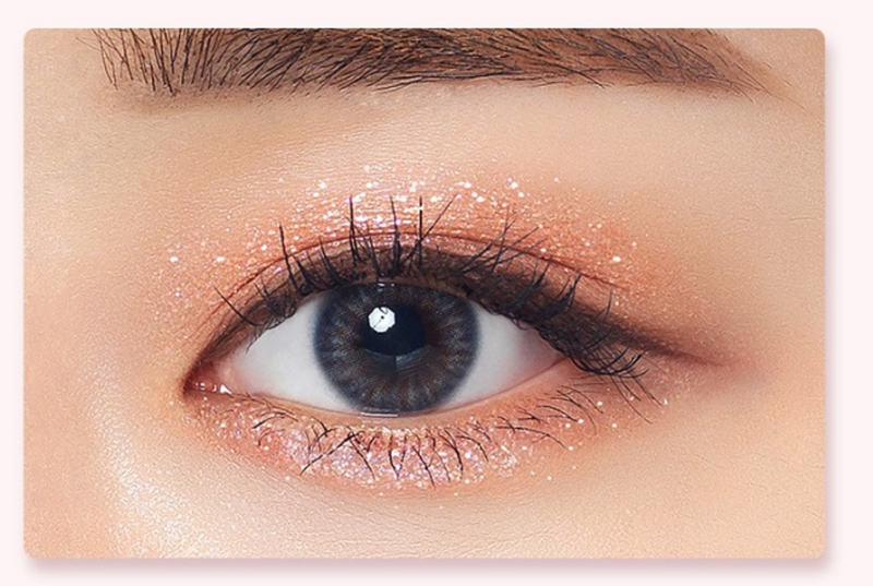 METALLIC CUBE LIQUID EYESHADOW
